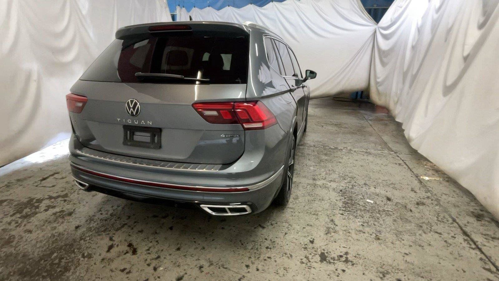 Used 2022 Volkswagen Tiguan SEL R-Line AWD/4WD image 7