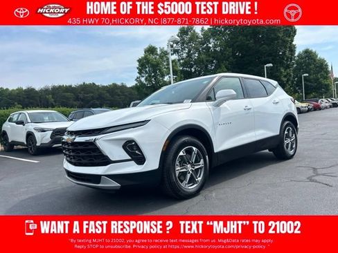 Used 2025 Chevrolet Blazer LT AWD/4WD image 1