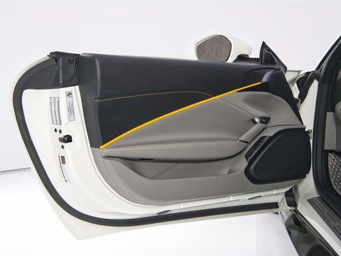Used 2021 Ferrari Roma RWD image 18