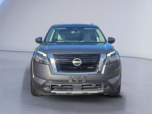 Used 2024 Nissan Pathfinder SL image 8
