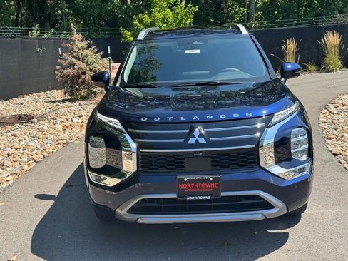 New 2025 Mitsubishi Outlander SEL image 8