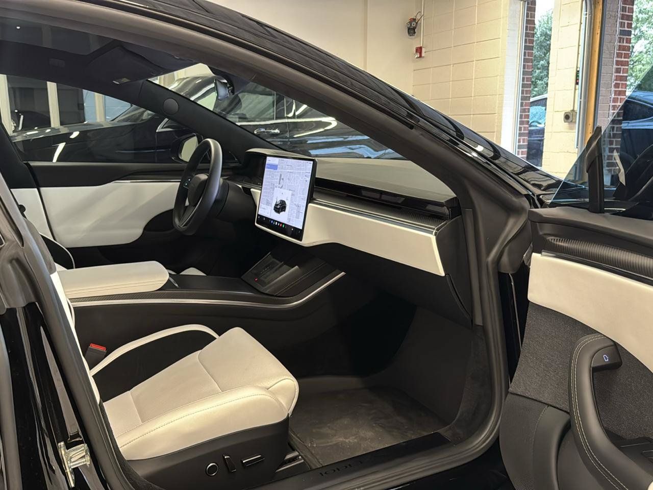 Used 2024 Tesla Model S Plaid AWD/4WD image 29