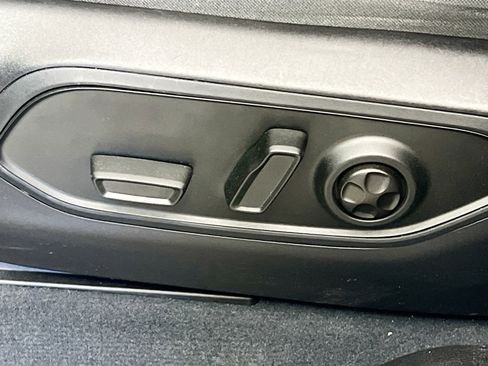 Used 2022 Jeep Grand Cherokee Limited 4xe image 15