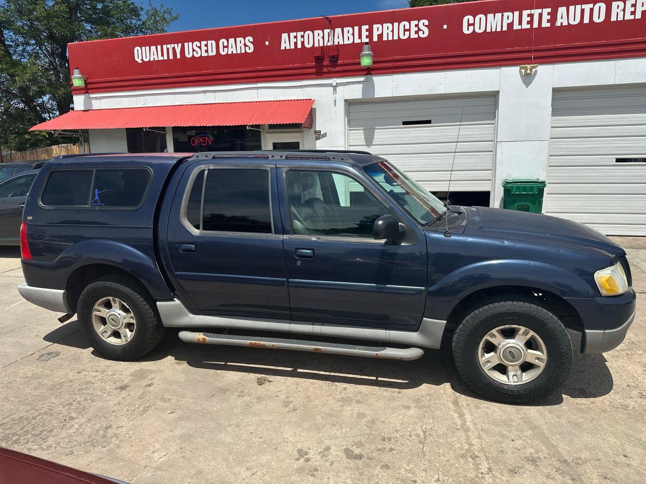 Used 2003 Ford Explorer Sport Trac XLS AWD/4WD image 4