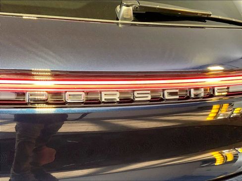 Certified 2023 Porsche Macan image 35