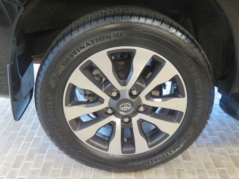 Used 2020 Toyota Sequoia Limited w/ Safety & Convenience Package AWD/4WD image 9