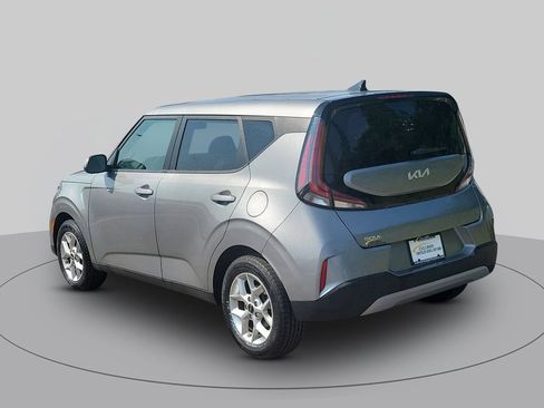 Used 2023 Kia Soul LX w/ Option Group 015 FWD image 5