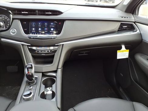 New 2025 Cadillac XT5 Premium Luxury image 18