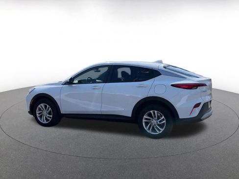 Used 2025 Buick Envista Preferred image 9