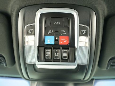 Used 2024 RAM 2500 Limited AWD/4WD image 36
