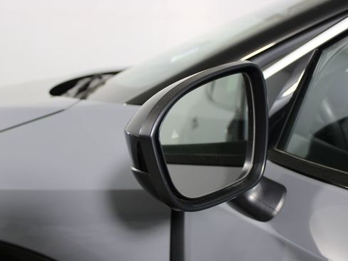 Used 2024 Nissan Ariya FWD image 36