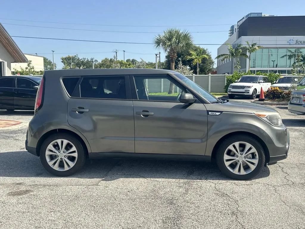 Used 2015 Kia Soul + FWD image 6