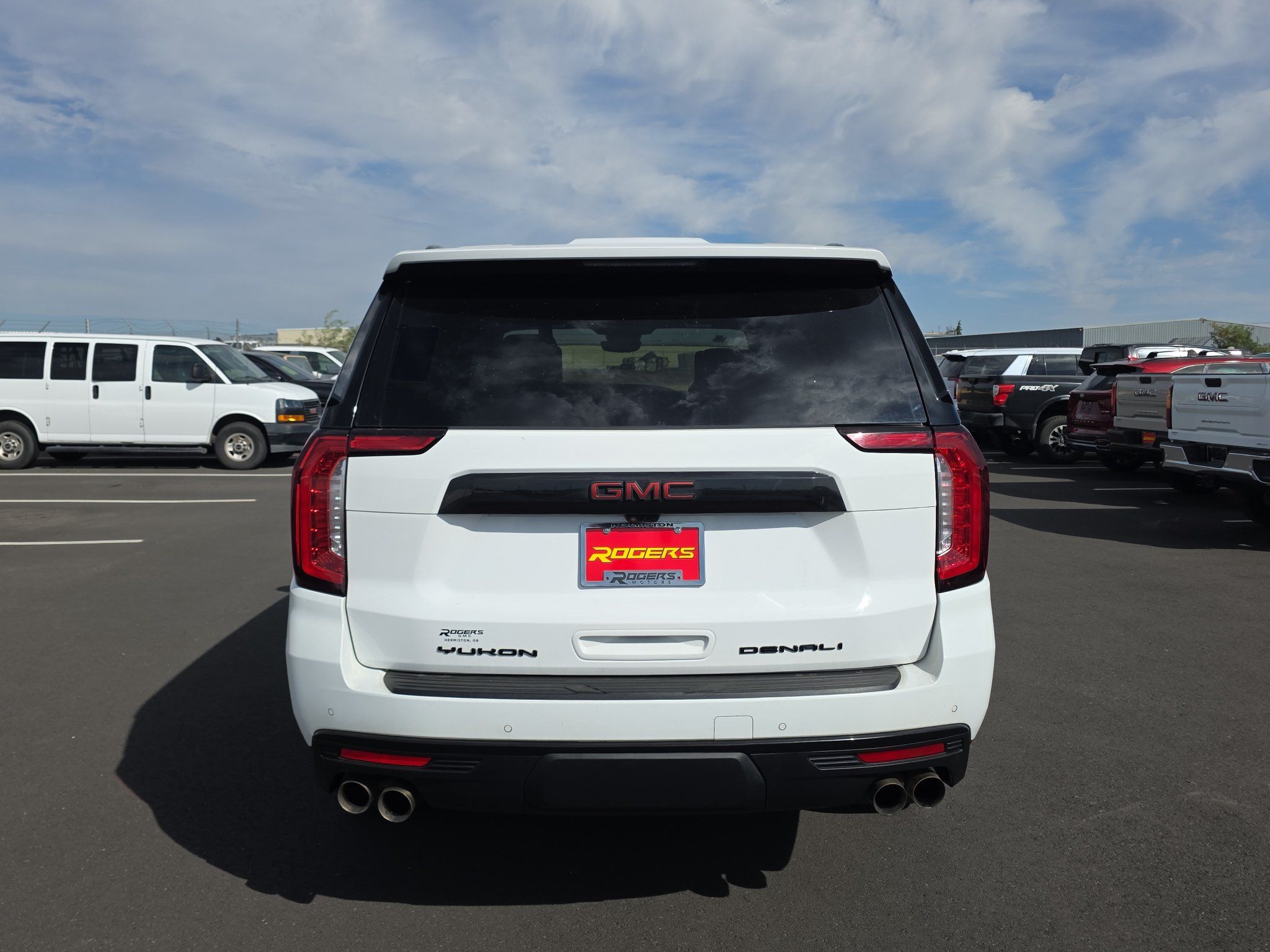 Used 2024 GMC Yukon Denali w/ Denali Reserve Package AWD/4WD image 7