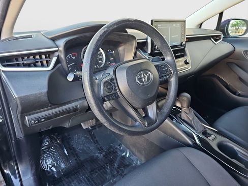Used 2021 Toyota Corolla LE image 9
