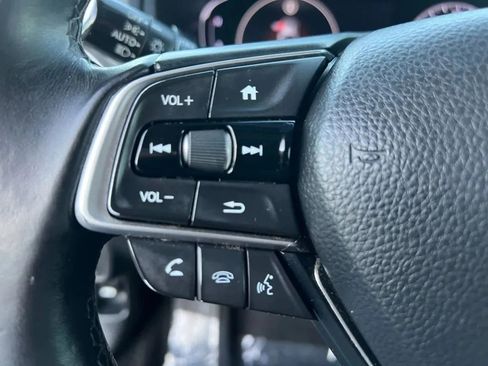 Used 2018 Honda Accord Touring image 42