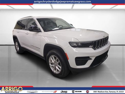 Certified 2024 Jeep Grand Cherokee Laredo X w/ Trailer Tow Package image 1