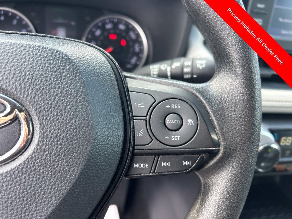 Used 2021 Toyota RAV4 XLE w/ Convenience Package FWD image 9