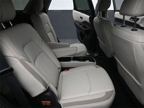 New 2026 Nissan Pathfinder SL w/ SL Premium Package image 27