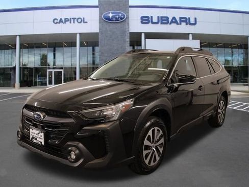 Used 2025 Subaru Outback Premium AWD/4WD image 6