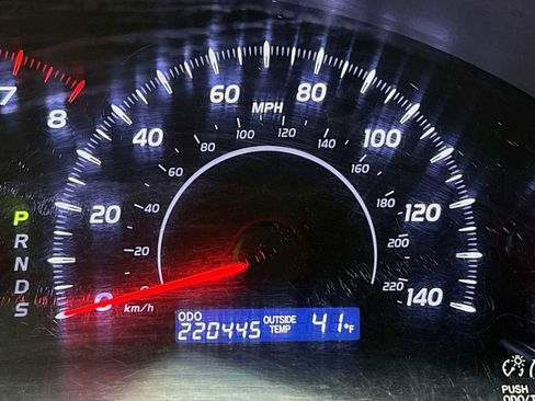 Used 2011 Toyota Camry LE image 17