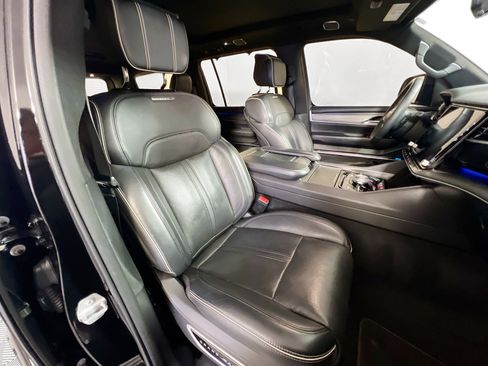 Used 2023 Jeep Grand Wagoneer Series II image 31