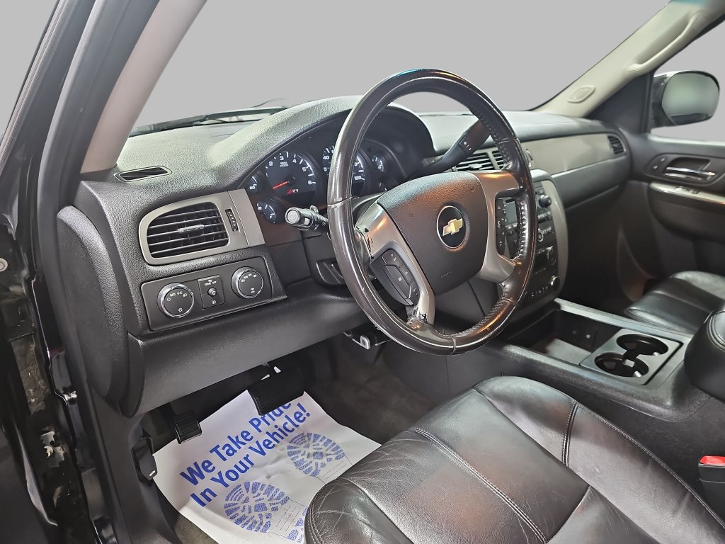 Used 2010 Chevrolet Suburban LT w/ Luxury Package AWD/4WD image 22