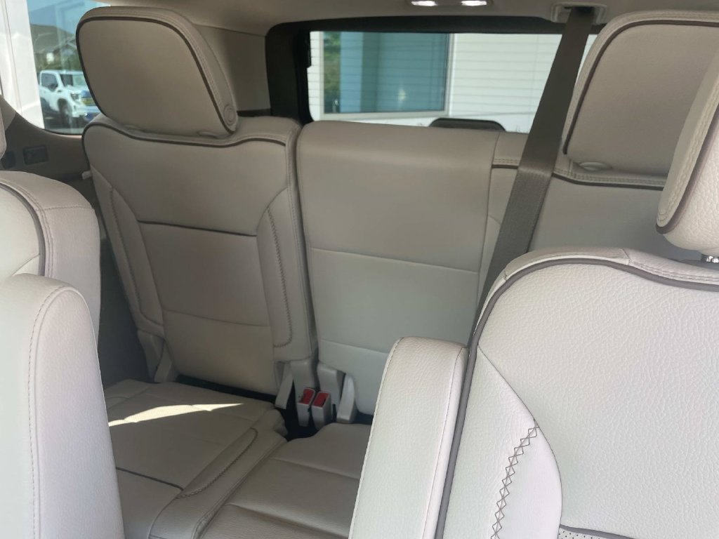 Used 2023 GMC Yukon Denali w/ Denali Reserve Package AWD/4WD image 14