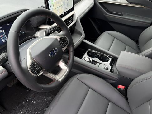 New 2026 Ford Explorer Active w/ Active Comfort Package RWD image 10
