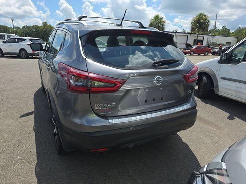 Used 2022 Nissan Rogue Sport SL FWD image 4