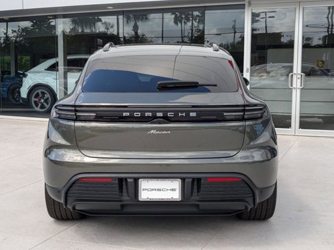 New 2025 Porsche Macan Electric image 10