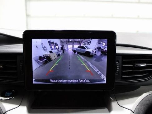 Used 2023 Ford Explorer XLT image 14