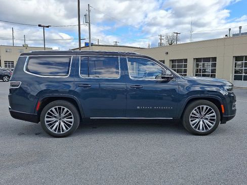 Used 2024 Jeep Grand Wagoneer Series III image 7