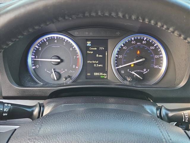 Used 2018 Toyota Highlander XLE AWD/4WD image 11