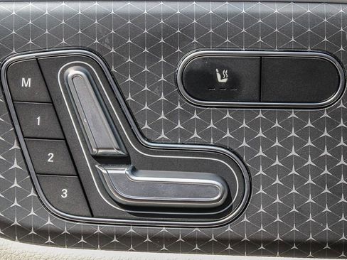 Certified 2025 Mercedes-Benz GLA 250 4MATIC image 23