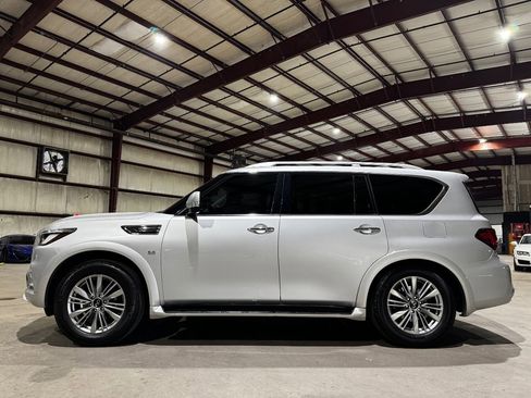Used 2018 INFINITI QX80 4WD w/ Driver Assistance Package image 11