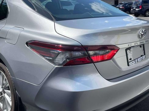Used 2023 Toyota Camry LE AWD/4WD image 11