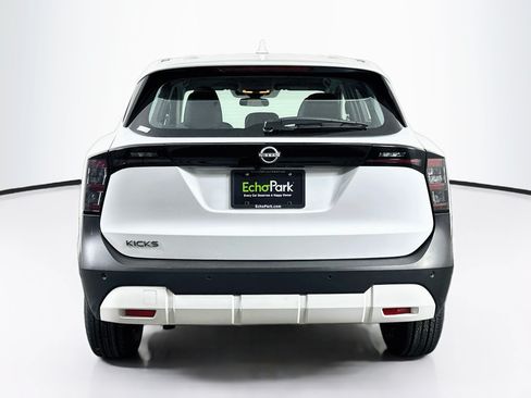Used 2025 Nissan Kicks S FWD image 7