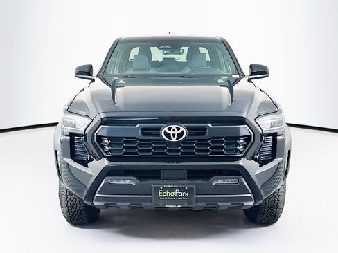 Used 2025 Toyota Tacoma TRD Off-Road image 2