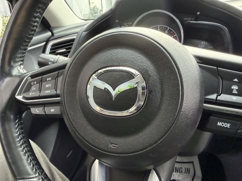 Used 2018 MAZDA MAZDA3 Grand Touring w/ Premium Equipment Package image 33