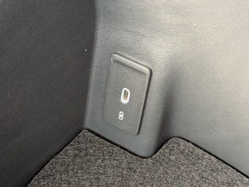 New 2026 Volkswagen Atlas Peak Edition image 23