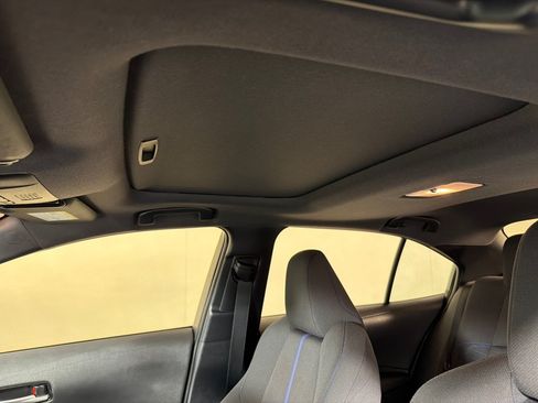 Used 2021 Toyota Corolla SE w/ SE Premium Package FWD image 13