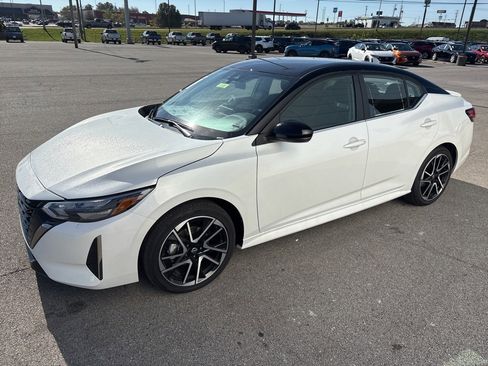 New 2025 Nissan Sentra SR image 6