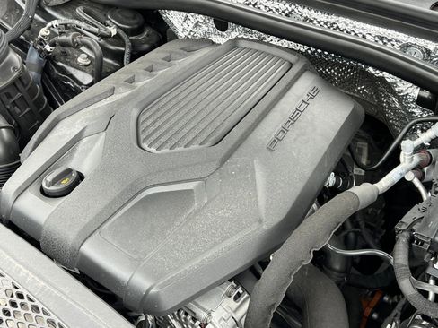 Used 2025 Porsche Macan image 35