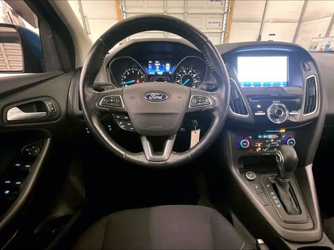 Used 2017 Ford Focus SEL w/ Cold Weather Package image 5