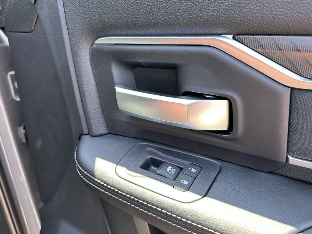 New 2026 RAM 3500 Big Horn AWD/4WD image 14