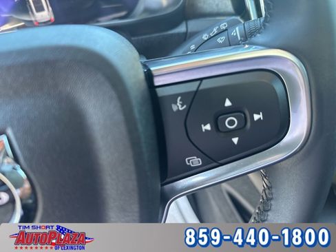 Used 2023 Volvo XC40 Recharge Ultimate image 34