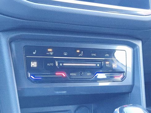 Used 2022 Volkswagen Tiguan SE R-Line image 28