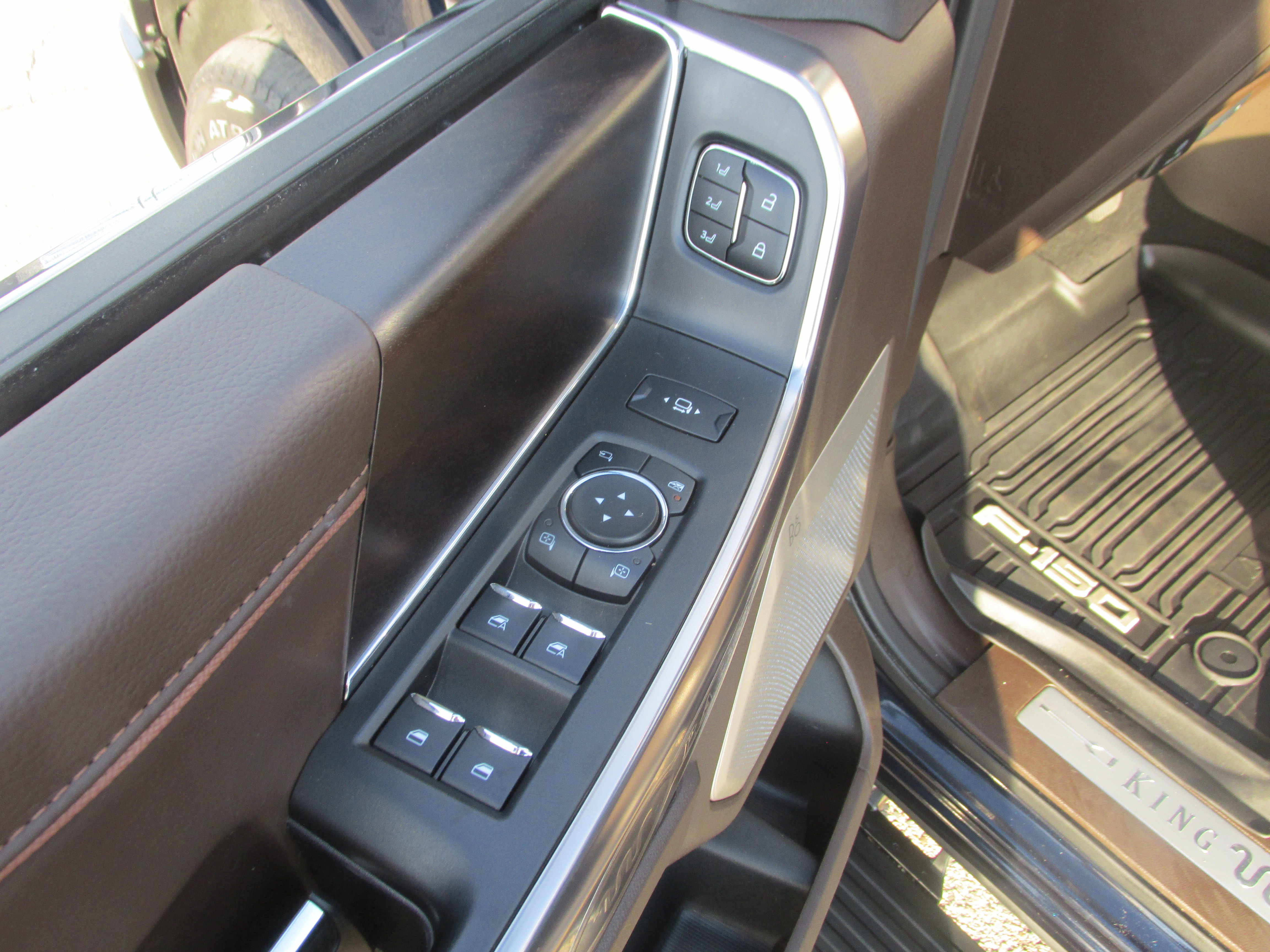 Used 2024 Ford F150 King Ranch w/ FX4 Off-Road Package AWD/4WD image 30