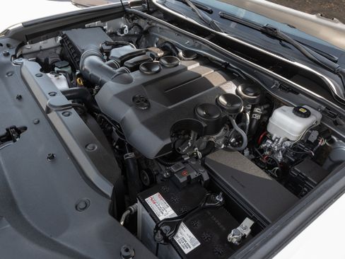 Used 2024 Toyota 4Runner SR5 image 40