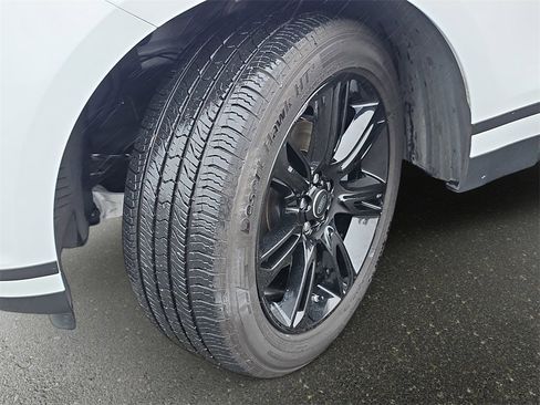 Used 2019 Land Rover Range Rover Velar S image 37